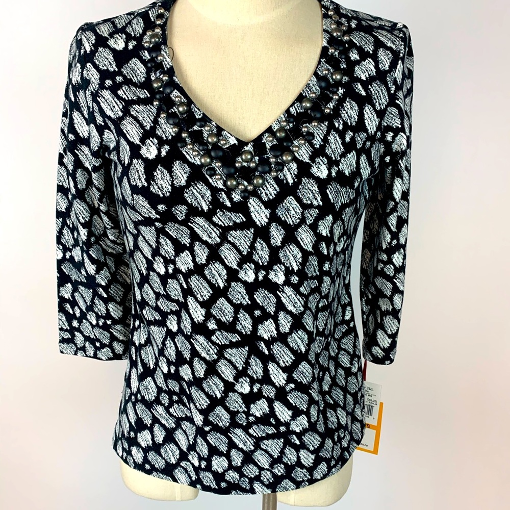 NWT. Ruby Rd black and white Top